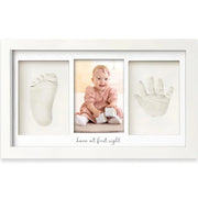 Cadre photo bébé blanc panoramique avec empreintes de main et de pied
